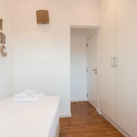 Feels Like Estrela Modern Flat Apartment Lisbon